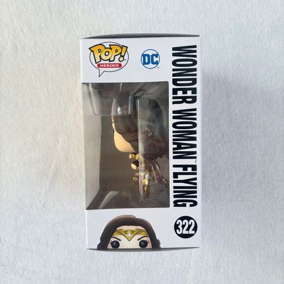 Wonder Woman Flying Funko Pop 322 - Picture 2 of 6